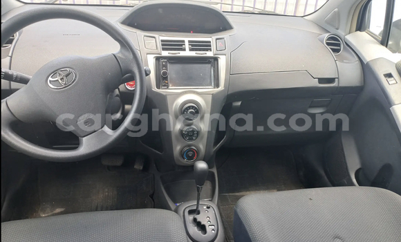Sayi Na hannu Toyota Vitz Azurfa Mota in Accra a Greater Accra Sayi Na hannu Toyota Vitz Azurfa Mota in Accra a Greater Accra