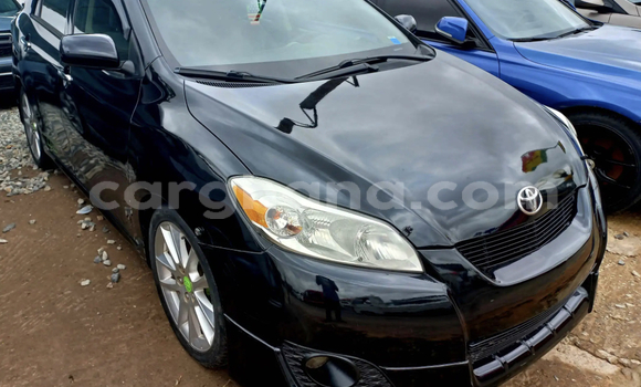 Sayi Na hannu Toyota Matrix Black Mota in Accra a Greater Accra