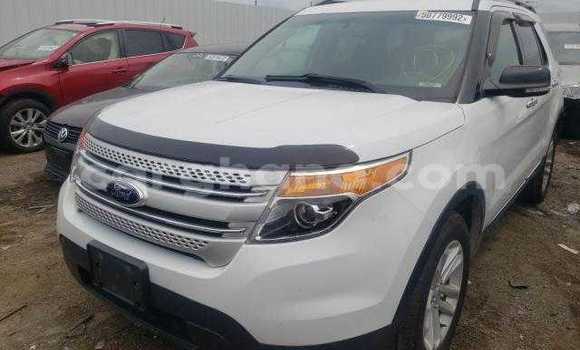 Buy Used Ford Explorer White Car in Accra in Greater Accra