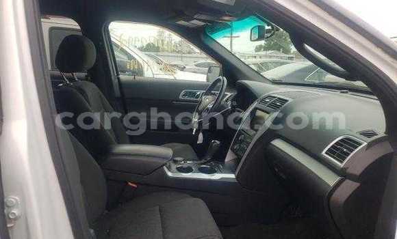 Buy Used Ford Explorer White Car in Accra in Greater Accra Buy Used Ford Explorer White Car in Accra in Greater Accra