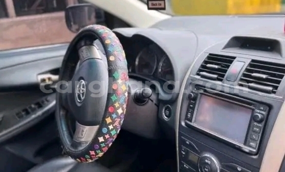 Sayi Na hannu Toyota Corolla White Mota in Accra a Greater Accra Sayi Na hannu Toyota Corolla White Mota in Accra a Greater Accra