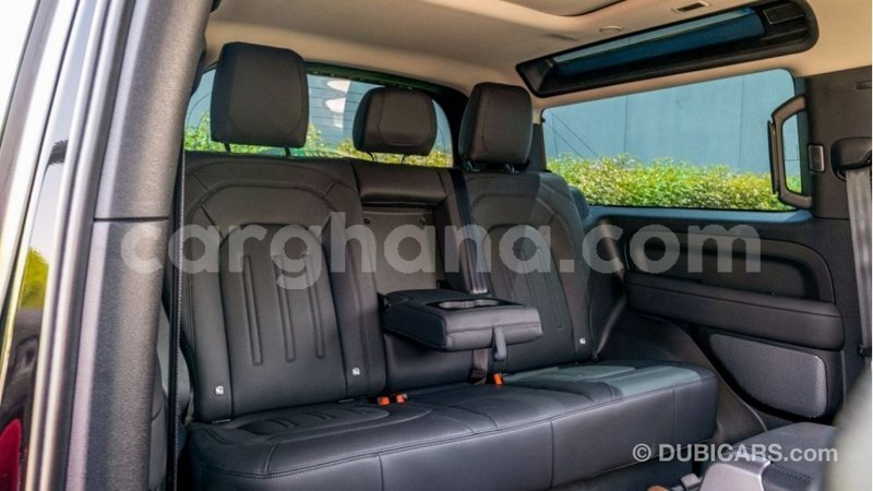 Big with watermark land rover defender ashanti import dubai 47936