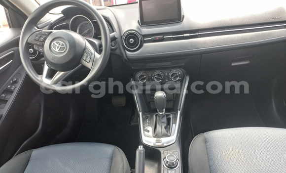 Ra Àlòkù Toyota Yaris Silver Ọkọ̀ in Accra ni Greater Accra Ra Àlòkù Toyota Yaris Silver Ọkọ̀ in Accra ni Greater Accra