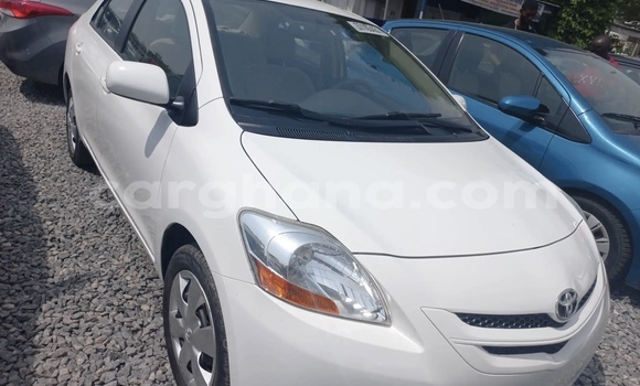 Buy Used Toyota Yaris White Car in Accra in Greater Accra Buy Used Toyota Yaris White Car in Accra in Greater Accra