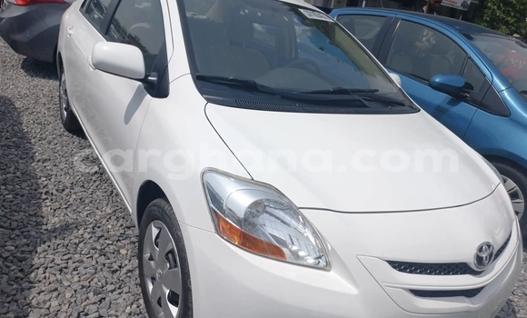 Buy Used Toyota Yaris White Car in Accra in Greater Accra Buy Used Toyota Yaris White Car in Accra in Greater Accra