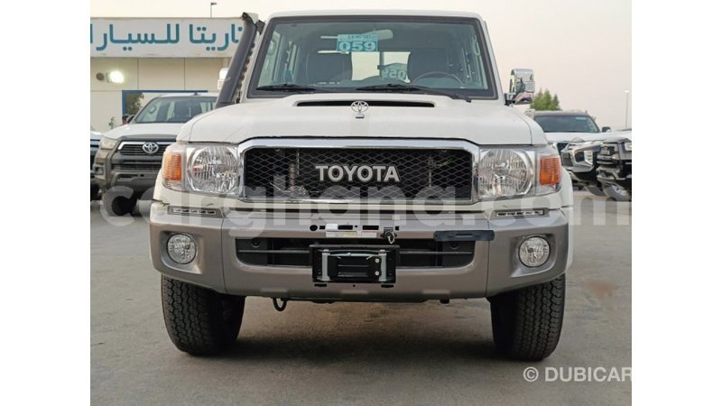 Big with watermark toyota land cruiser ashanti import dubai 47986