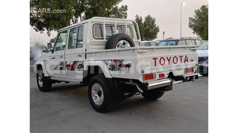 Big with watermark toyota land cruiser ashanti import dubai 47986