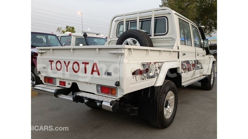 Big with watermark toyota land cruiser ashanti import dubai 47986