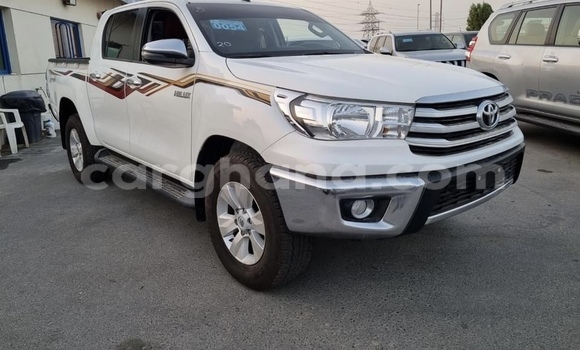 Sayi Na hannu Toyota Hilux White Mota in Accra a Greater Accra Sayi Na hannu Toyota Hilux White Mota in Accra a Greater Accra