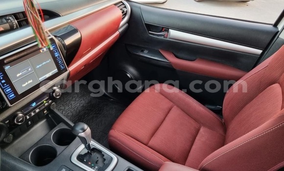 Sayi Na hannu Toyota Hilux White Mota in Accra a Greater Accra Sayi Na hannu Toyota Hilux White Mota in Accra a Greater Accra