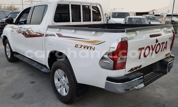 Sayi Na hannu Toyota Hilux White Mota in Accra a Greater Accra Sayi Na hannu Toyota Hilux White Mota in Accra a Greater Accra