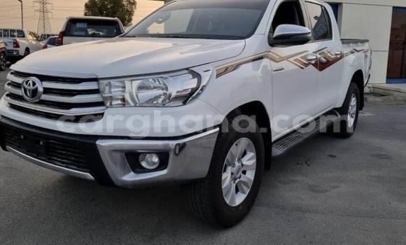 Sayi Na hannu Toyota Hilux White Mota in Accra a Greater Accra Sayi Na hannu Toyota Hilux White Mota in Accra a Greater Accra
