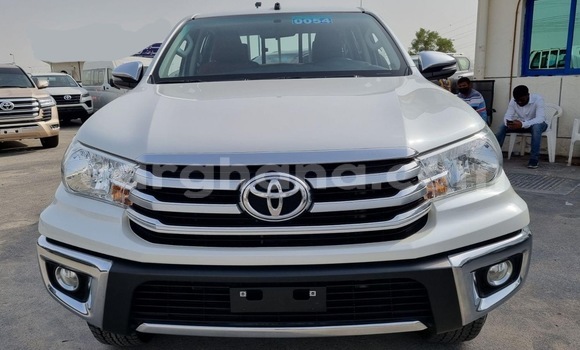 Buy Used Toyota Hilux White Car in Accra in Greater Accra Buy Used Toyota Hilux White Car in Accra in Greater Accra