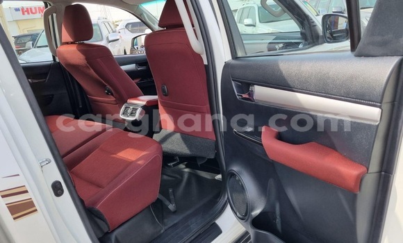 Buy Used Toyota Hilux White Car in Accra in Greater Accra Buy Used Toyota Hilux White Car in Accra in Greater Accra