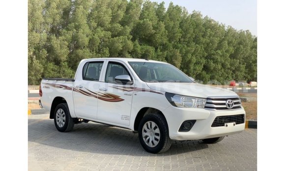 Sayi Imported Toyota Hilux White Mota in Import - Dubai a Ashanti Sayi Imported Toyota Hilux White Mota in Import - Dubai a Ashanti