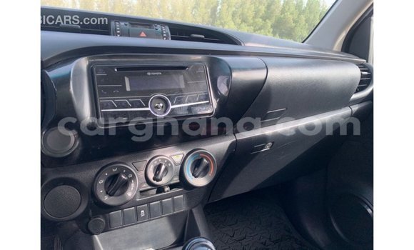 Sayi Imported Toyota Hilux White Mota in Import - Dubai a Ashanti Sayi Imported Toyota Hilux White Mota in Import - Dubai a Ashanti