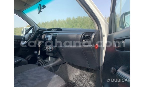 Sayi Imported Toyota Hilux White Mota in Import - Dubai a Ashanti Sayi Imported Toyota Hilux White Mota in Import - Dubai a Ashanti