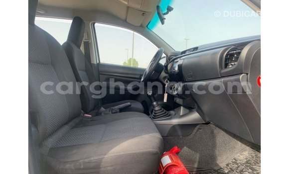 Sayi Imported Toyota Hilux White Mota in Import - Dubai a Ashanti Sayi Imported Toyota Hilux White Mota in Import - Dubai a Ashanti
