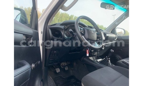 Ra Imported Toyota Hilux funfun Ọkọ̀ in Import - Dubai ni Ashanti Ra Imported Toyota Hilux funfun Ọkọ̀ in Import - Dubai ni Ashanti