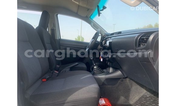 Ra Imported Toyota Hilux funfun Ọkọ̀ in Import - Dubai ni Ashanti Ra Imported Toyota Hilux funfun Ọkọ̀ in Import - Dubai ni Ashanti
