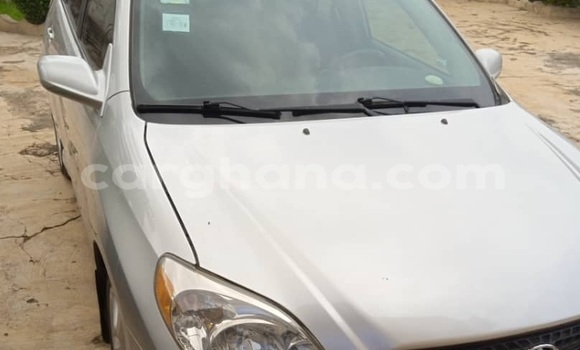 Ra Àlòkù Toyota Matrix Silver Ọkọ̀ in Kumasi ni Ashanti Ra Àlòkù Toyota Matrix Silver Ọkọ̀ in Kumasi ni Ashanti