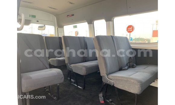 Ra Imported Nissan Urvan funfun Ọkọ̀ in Import - Dubai ni Ashanti Ra Imported Nissan Urvan funfun Ọkọ̀ in Import - Dubai ni Ashanti