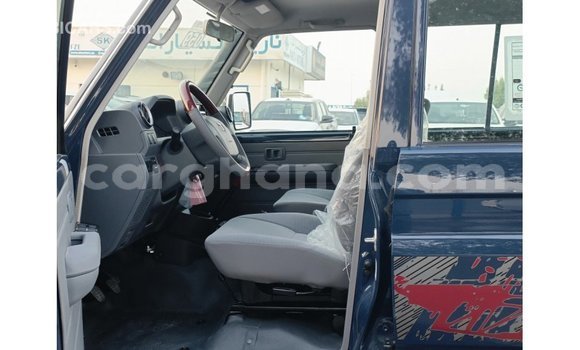 Ra Imported Toyota Land Cruiser Blue Ọkọ̀ in Import - Dubai ni Ashanti Ra Imported Toyota Land Cruiser Blue Ọkọ̀ in Import - Dubai ni Ashanti