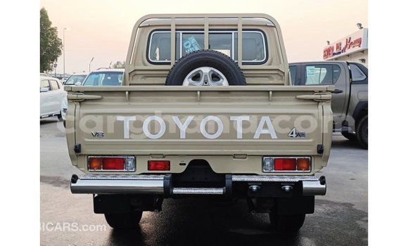 Buy Import Toyota Land Cruiser Beige Car in Import - Dubai in Ashanti Buy Import Toyota Land Cruiser Beige Car in Import - Dubai in Ashanti