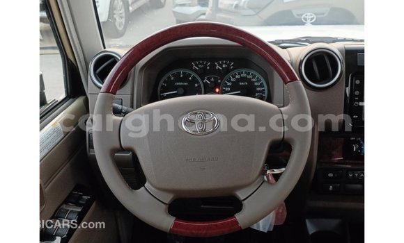 Buy Import Toyota Land Cruiser Beige Car in Import - Dubai in Ashanti Buy Import Toyota Land Cruiser Beige Car in Import - Dubai in Ashanti