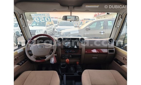 Buy Import Toyota Land Cruiser Beige Car in Import - Dubai in Ashanti Buy Import Toyota Land Cruiser Beige Car in Import - Dubai in Ashanti