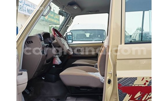 Buy Import Toyota Land Cruiser Beige Car in Import - Dubai in Ashanti Buy Import Toyota Land Cruiser Beige Car in Import - Dubai in Ashanti