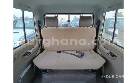 Buy Import Toyota Land Cruiser Beige Car in Import - Dubai in Ashanti Buy Import Toyota Land Cruiser Beige Car in Import - Dubai in Ashanti