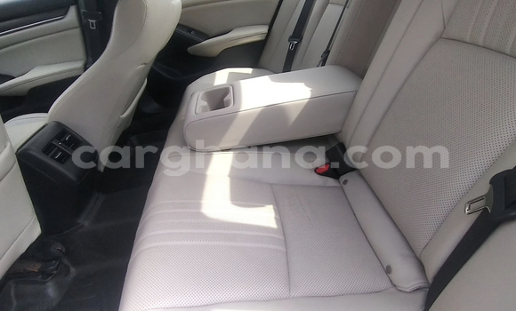 Sayi Na hannu Honda Accord White Mota in Accra a Greater Accra Sayi Na hannu Honda Accord White Mota in Accra a Greater Accra