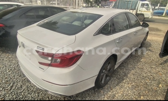 Sayi Na hannu Honda Accord White Mota in Accra a Greater Accra Sayi Na hannu Honda Accord White Mota in Accra a Greater Accra