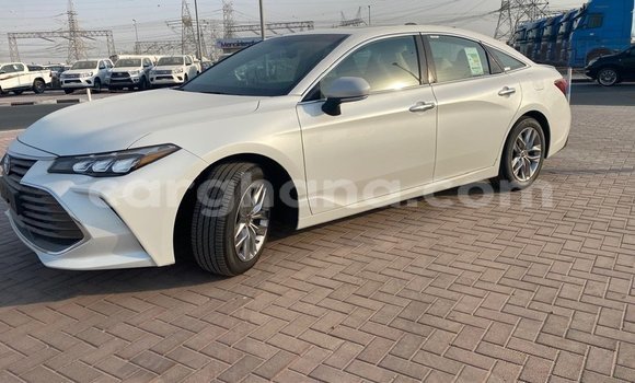 Buy Import Toyota Avalon White Car in Import - Dubai in Ashanti Buy Import Toyota Avalon White Car in Import - Dubai in Ashanti
