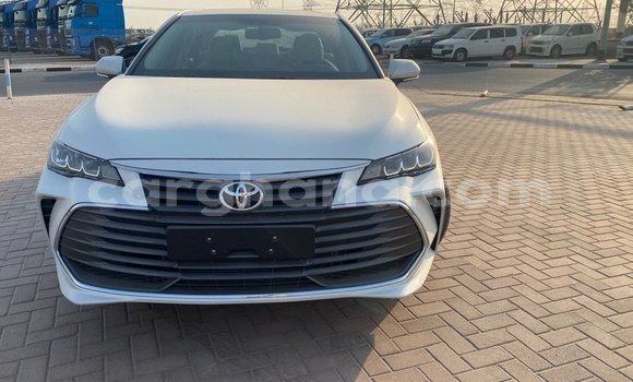 Buy Import Toyota Avalon White Car in Import - Dubai in Ashanti Buy Import Toyota Avalon White Car in Import - Dubai in Ashanti
