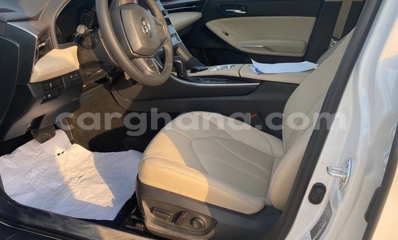 Buy Import Toyota Avalon White Car in Import - Dubai in Ashanti Buy Import Toyota Avalon White Car in Import - Dubai in Ashanti