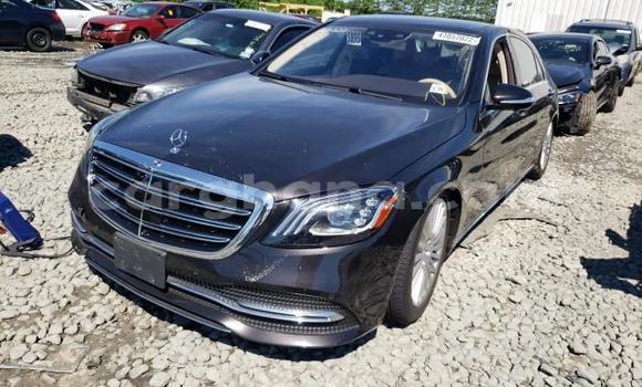 Ra Àlòkù Mercedes‒Benz S–Class Black Ọkọ̀ in Accra ni Greater Accra