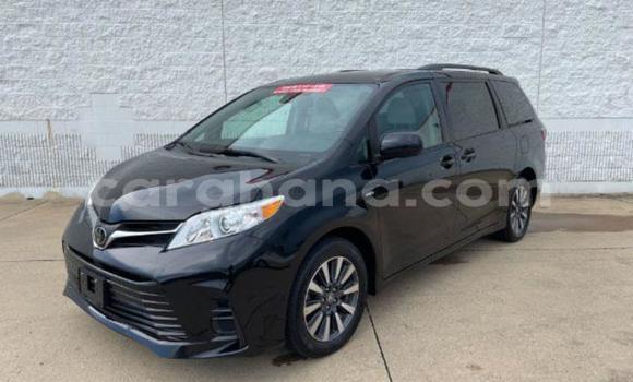 Sayi Na hannu Toyota Sienna Black Mota in Accra a Greater Accra
