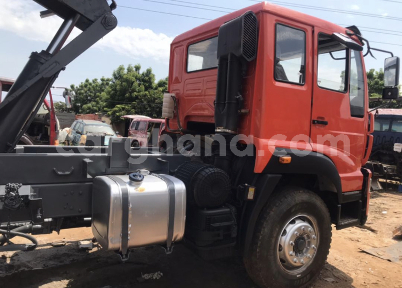 Big with watermark howo sinotruck greater accra tema 48131