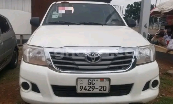 Buy Used Toyota Hilux White Car in Accra in Greater Accra Buy Used Toyota Hilux White Car in Accra in Greater Accra