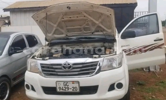 Buy Used Toyota Hilux White Car in Accra in Greater Accra Buy Used Toyota Hilux White Car in Accra in Greater Accra