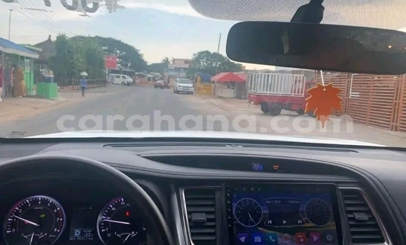 Ra Àlòkù Toyota Highlander funfun Ọkọ̀ in Accra ni Greater Accra Ra Àlòkù Toyota Highlander funfun Ọkọ̀ in Accra ni Greater Accra