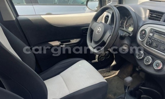 Sayi Na hannu Toyota Vitz Azurfa Mota in Accra a Greater Accra Sayi Na hannu Toyota Vitz Azurfa Mota in Accra a Greater Accra