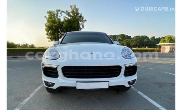 Sayi Imported Porsche Cayenne White Mota in Import - Dubai a Ashanti Sayi Imported Porsche Cayenne White Mota in Import - Dubai a Ashanti