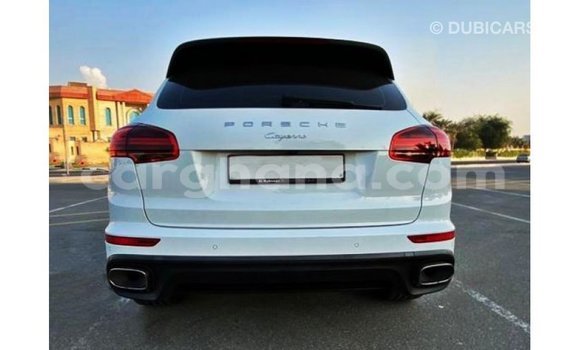 Sayi Imported Porsche Cayenne White Mota in Import - Dubai a Ashanti Sayi Imported Porsche Cayenne White Mota in Import - Dubai a Ashanti