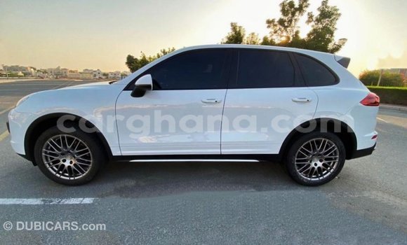 Sayi Imported Porsche Cayenne White Mota in Import - Dubai a Ashanti Sayi Imported Porsche Cayenne White Mota in Import - Dubai a Ashanti