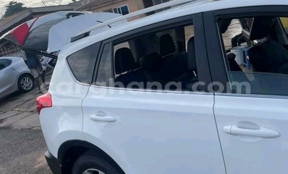 Ra Àlòkù Toyota RAV4 Miiran Ọkọ̀ in Accra ni Greater Accra Ra Àlòkù Toyota RAV4 Miiran Ọkọ̀ in Accra ni Greater Accra