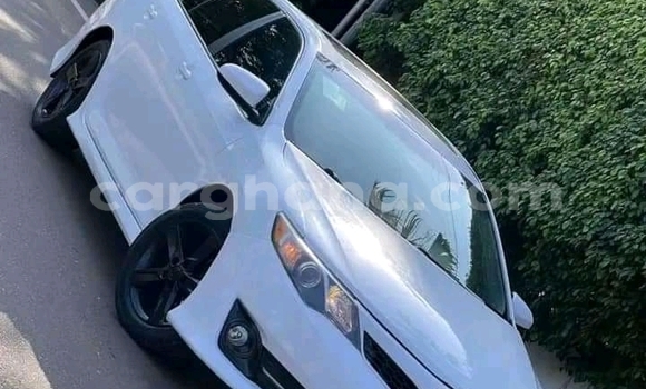 Sayi Na hannu Toyota Camry White Mota in Accra a Greater Accra Sayi Na hannu Toyota Camry White Mota in Accra a Greater Accra