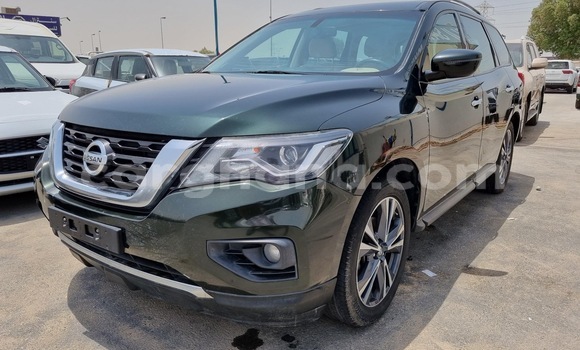 Sayi Na hannu Nissan Pathfinder Green Mota in Accra a Greater Accra